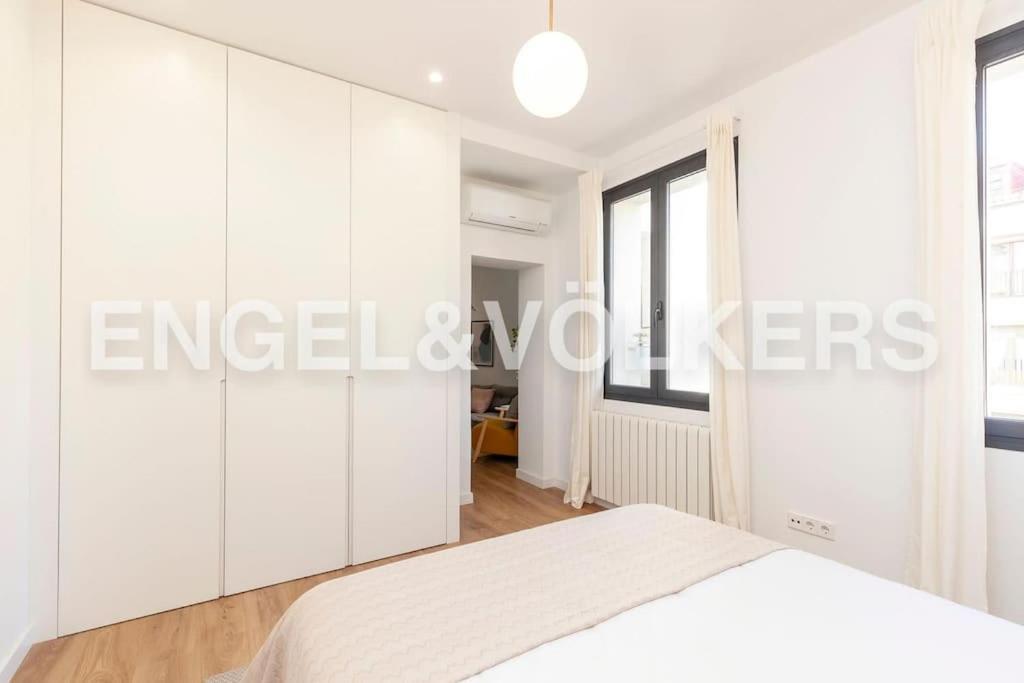 Moderno Apartamento En Pleno Centro Мадрид Екстер'єр фото
