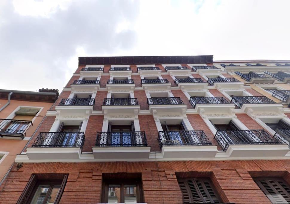 Moderno Apartamento En Pleno Centro Мадрид Екстер'єр фото